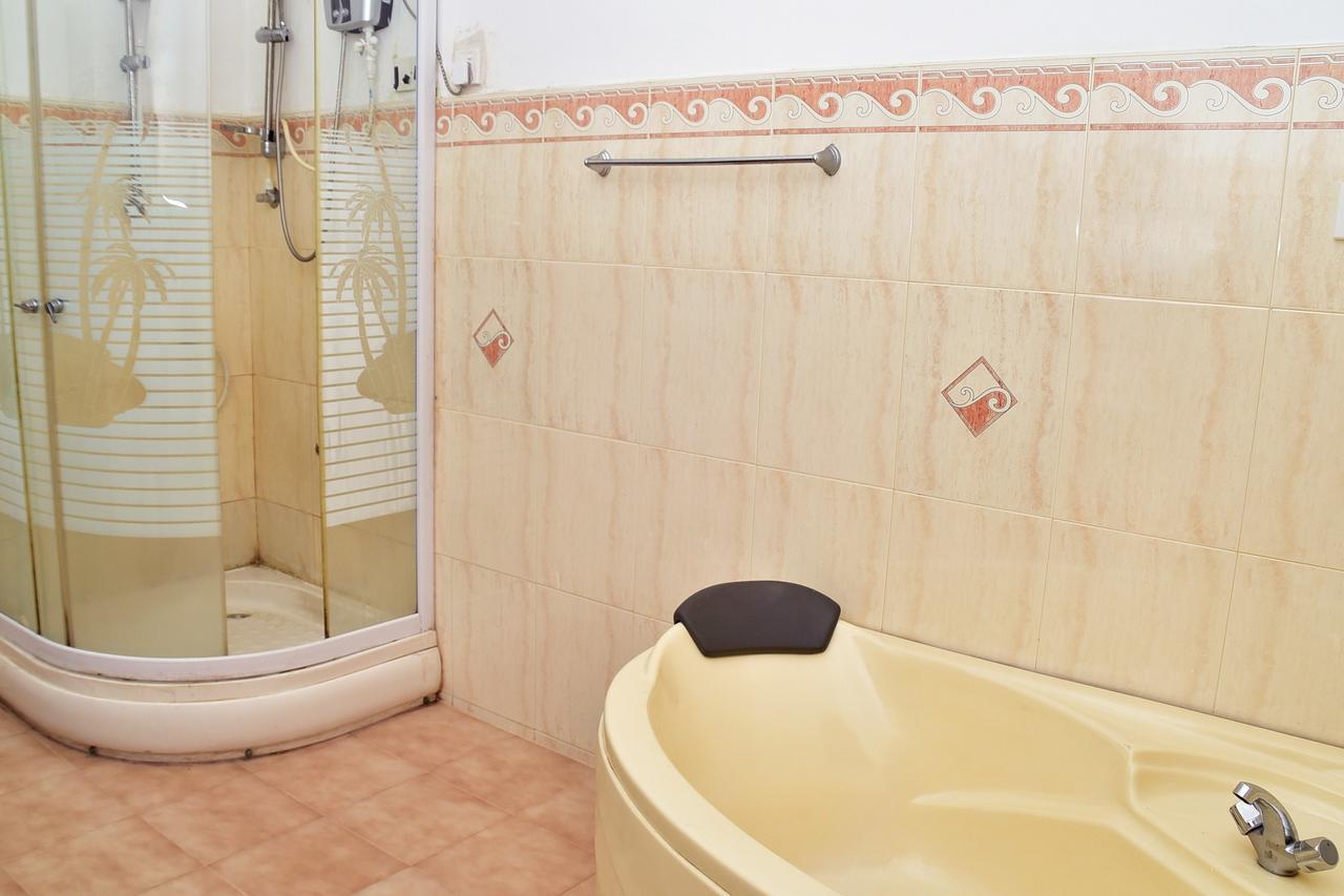 Sky Transit Hotel كاتوناياكى المظهر الخارجي الصورة